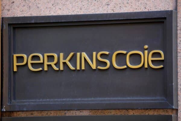 More than 500 law firms sign a brief demand for Perkins Coie against Trump More than 500 law firms sign a brief demand for Perkins Coie against Trump