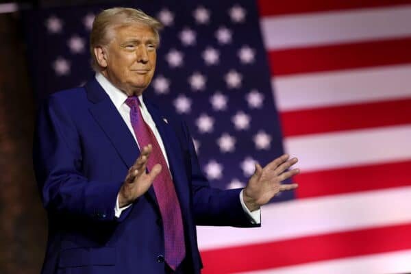 Trump threatens the tariffs in Apple unless the production of iPhone brings us. Will it ever happen?
