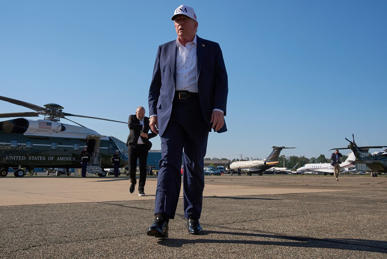 Trump goes to Texas after catastrophic floods, avoiding the criticisms that have accumulated in other governors