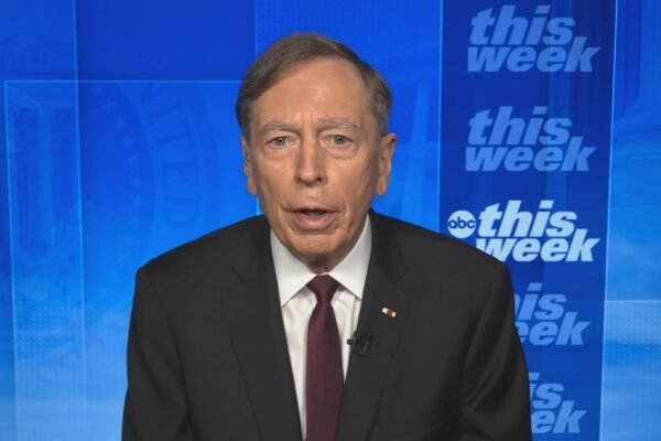 The former director of the CIA, Petraeus, says that Putin is 'the obstacle to peace' in Ukraine