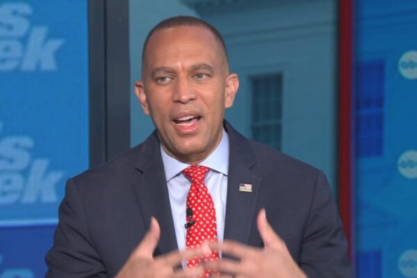 Jeffries says that he has "hopes" that the closure of the government can be avoided