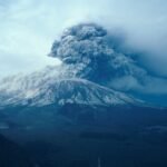 Strong winds in Mount St. Helens stir ashes 1980 eruption