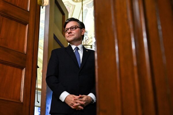 The president of the House of Representatives, Johnson, optimistic about the vote to avoid closing, but the Democrats are not