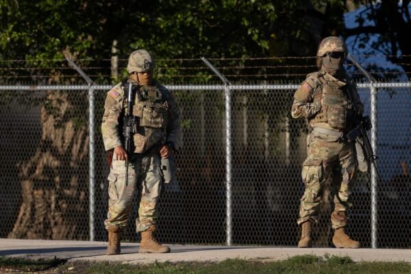 PHOTO: National Guard arrives at Army Reserve Training Center south of Chicago
