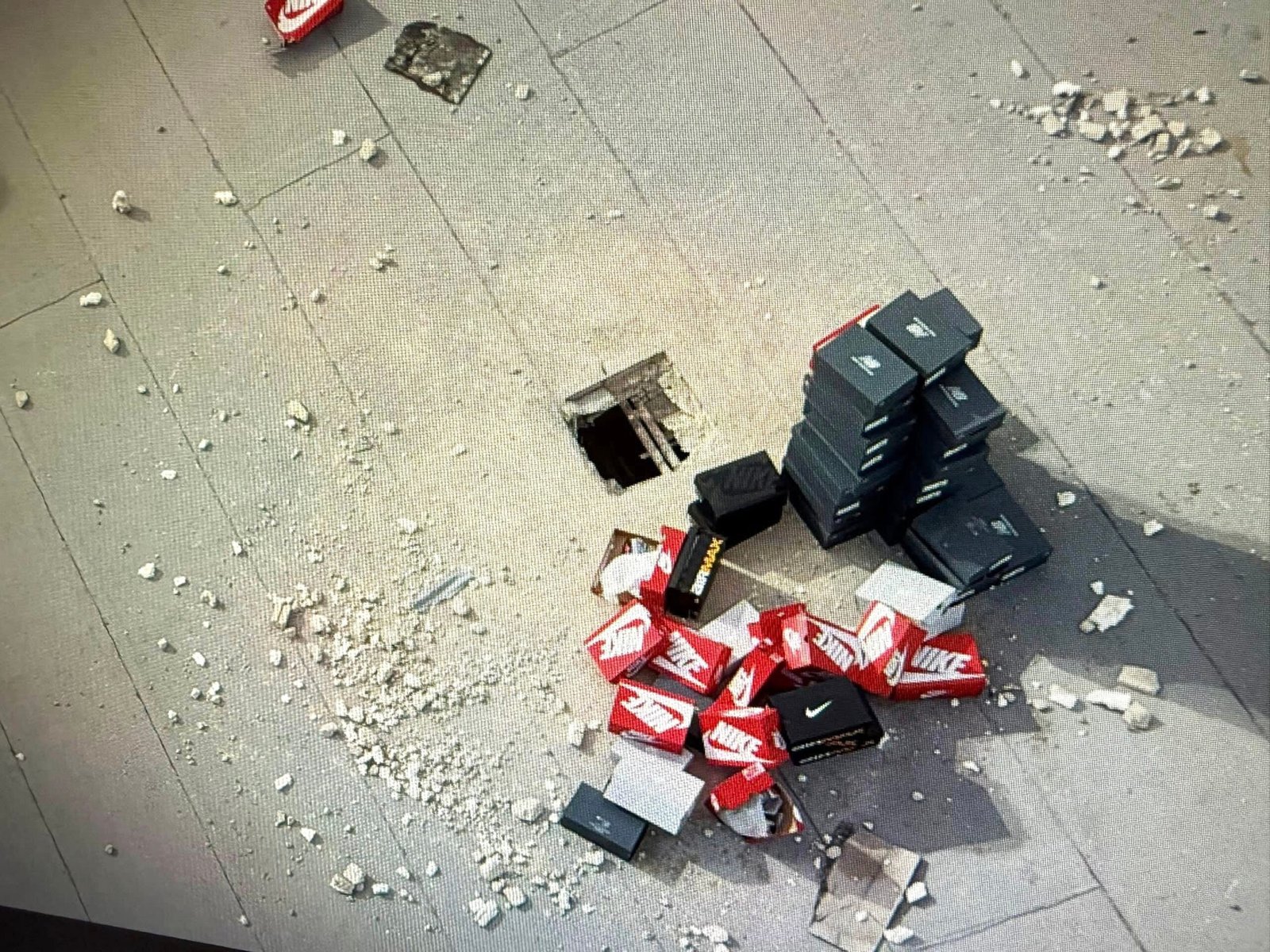 Florida mall robbery: Thieves punched a hole in the mall's ceiling and stole $50,000 worth of sneakers