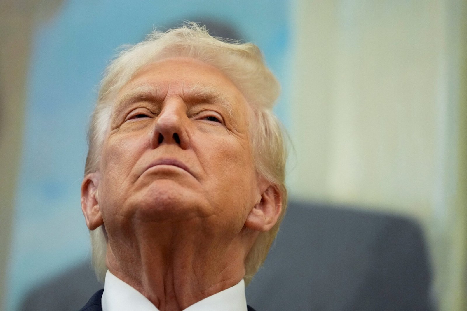 Trump's administration considers to coin a $ 1 Trump currency