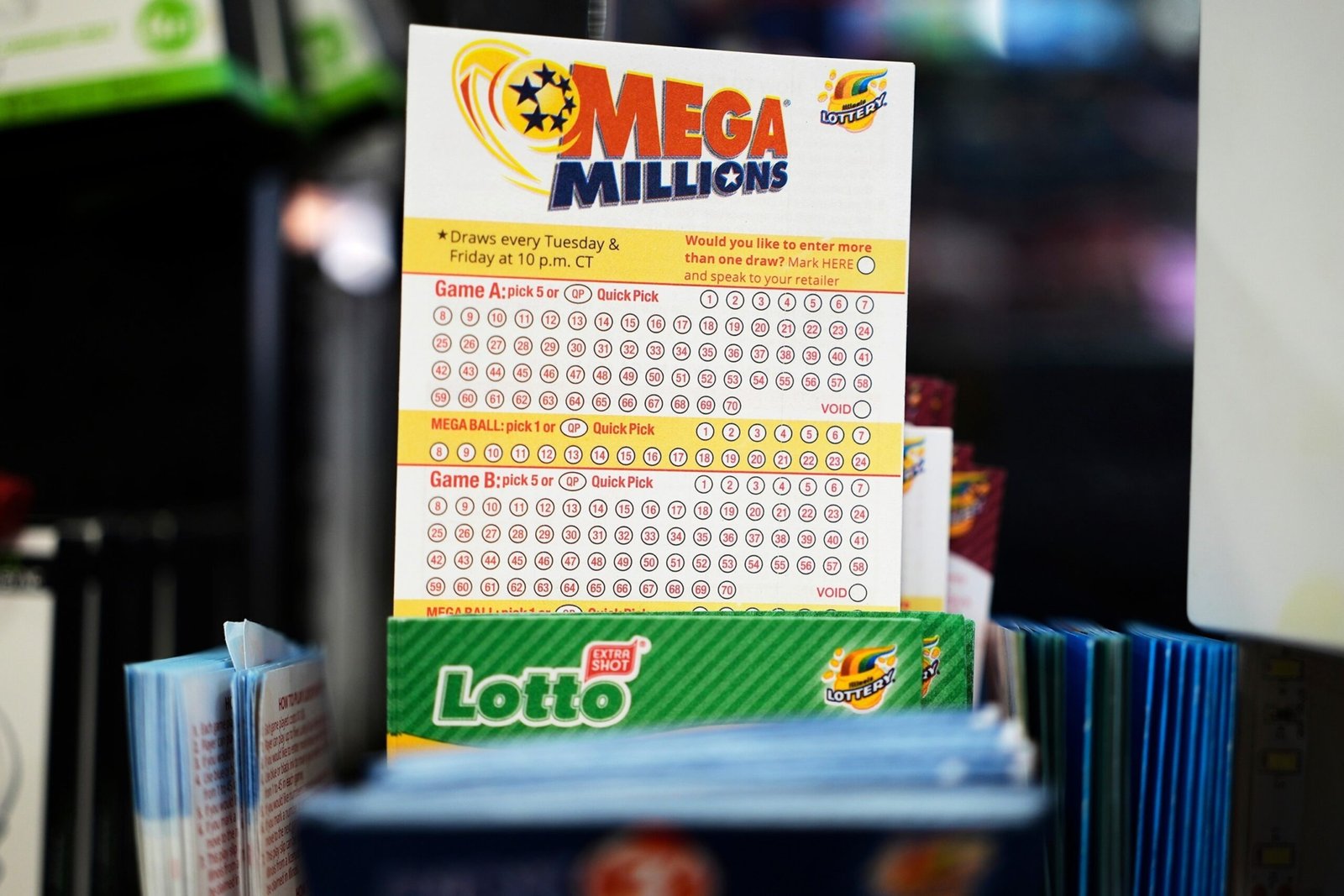 Mega Millions jackpot nears $1 billion ahead of Friday night drawing