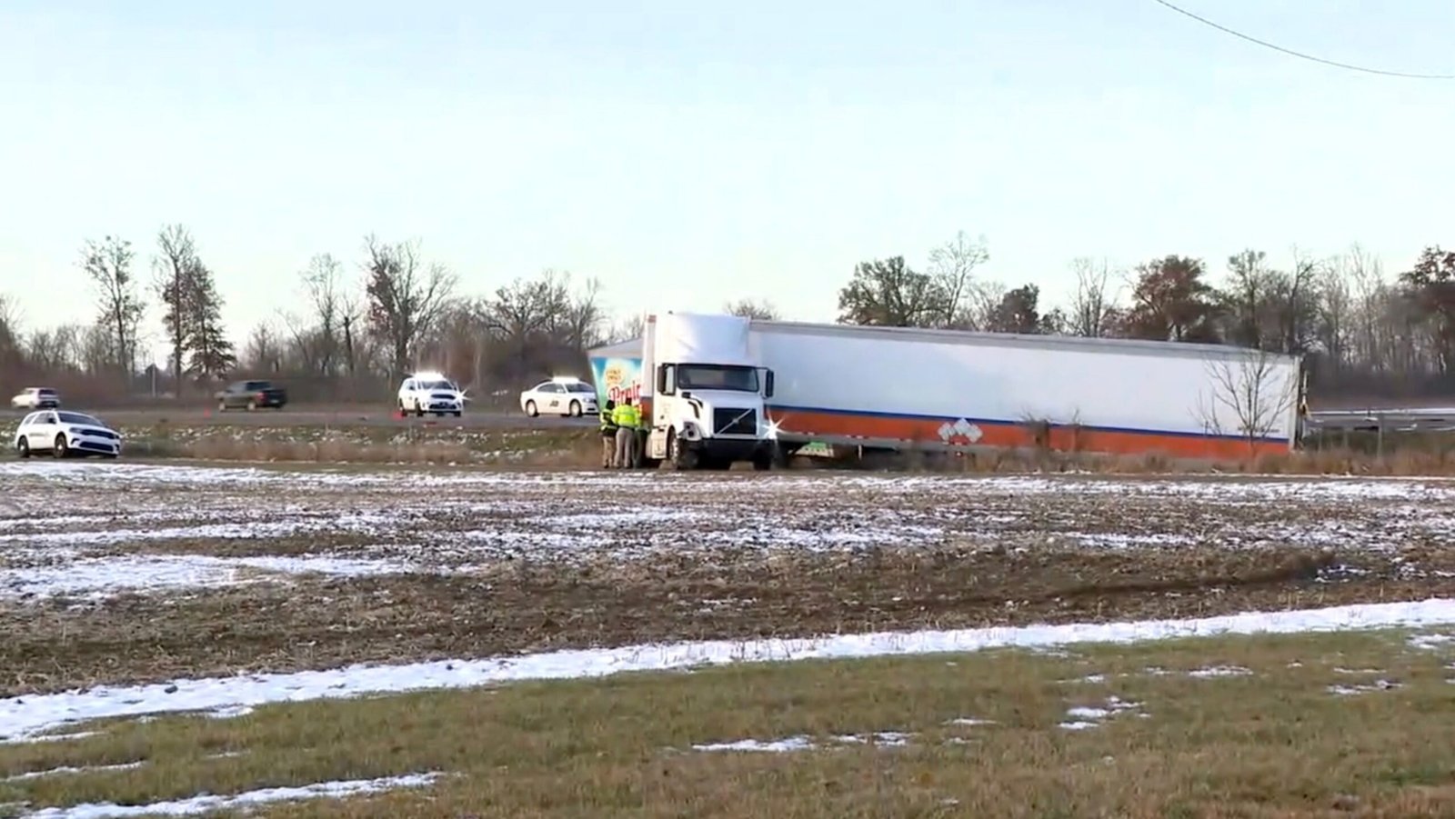 'Tragic event': Indiana sheriff's deputy struck and killed while helping stranded motorist