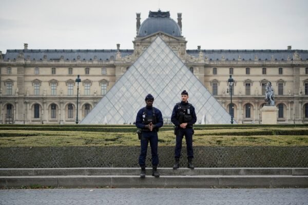 Two more charged with Louvre jewel theft and three released