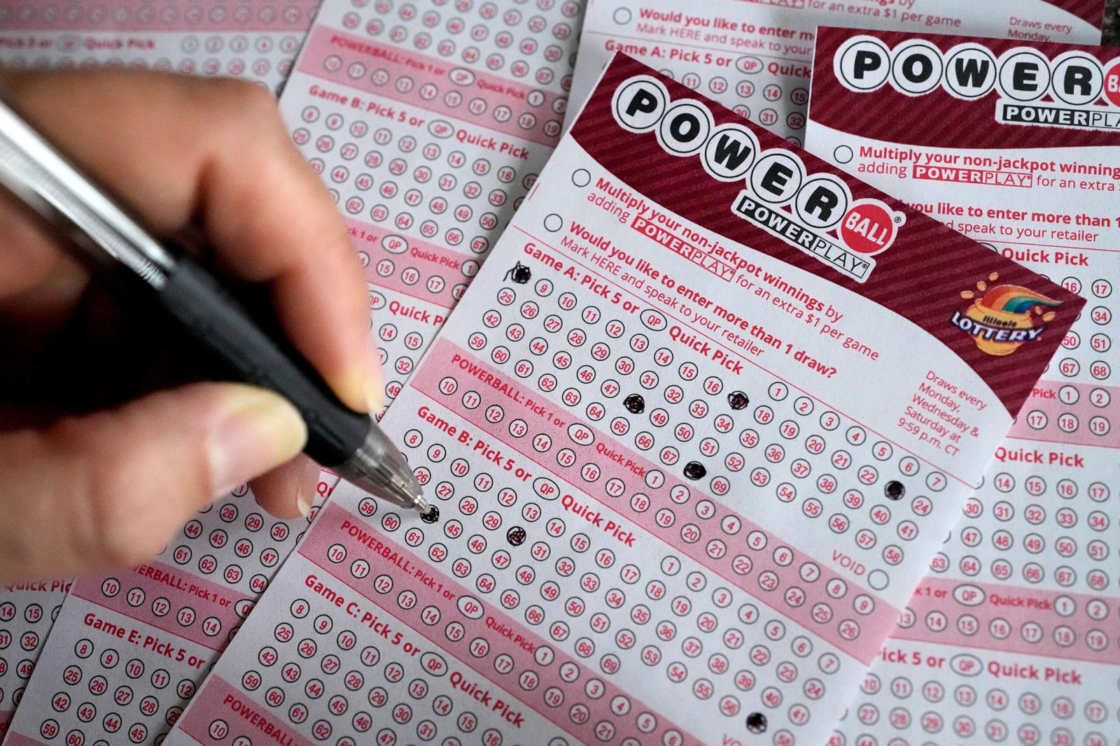 Powerball jackpot rises to estimated $1.5 billion after no winner Wednesday